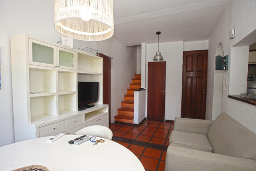 Casa En Lomas De San Isidro