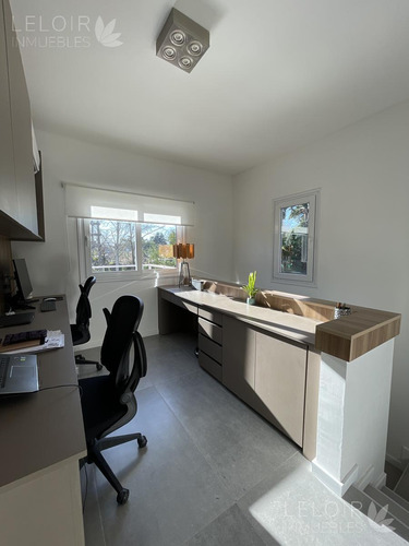Casa En Venta 4 Amb En Barrio Cerrado Altos Del Sol