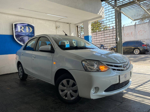 Imagem 9 de 14 de Toyota Etios 1.5 Xs Sedan 16v Flex 4p Manual 2017 Branco