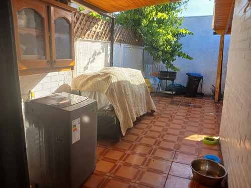 Casa Acogedora. Villa Los Héroes Maipú 3d, 1b, 1e, 1b.