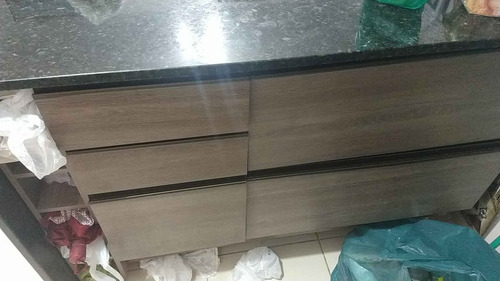 Apartamento Em São Vicente, Prédio De 3 Andares Com Elevador Em Frente A Estação Do Vlt Mascarenhas
