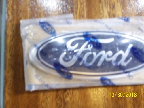 Ford Fiesta 2006-2008 Emblema De Parrilla