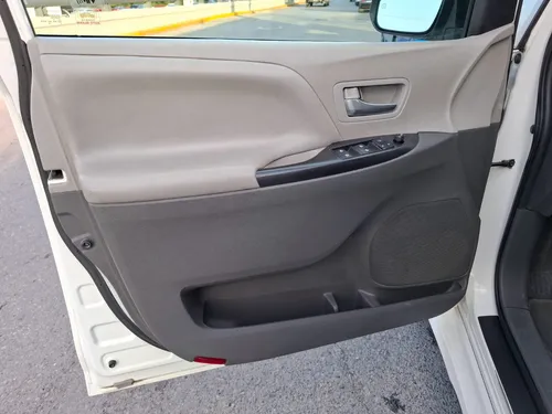 Toyota Sienna 3.5 Le At