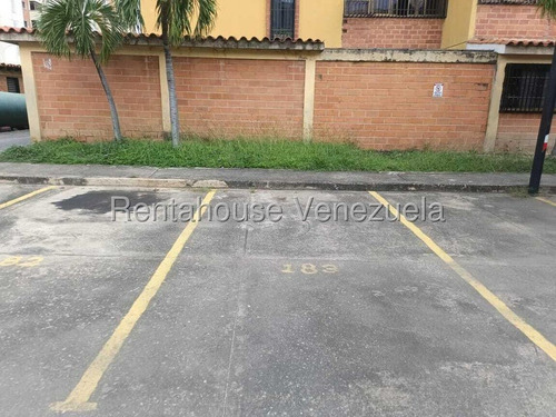 Apto. En La Urb. Los Chaguaramos, (rgpr) Mls #25-24611