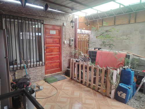 Amplia Casa De 2 Pisos En Calama (84412)