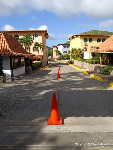 Imagen 2 de 14 de Apartamento Dúplex En Venta Montaña Dorada