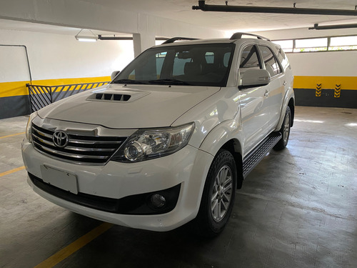 Toyota Hilux SW4 3.0 Srv 5l 4x4 Aut. 5p