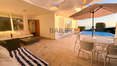 Casa El Encanto Se Arriendan 5d/5b Vista Espectacuar