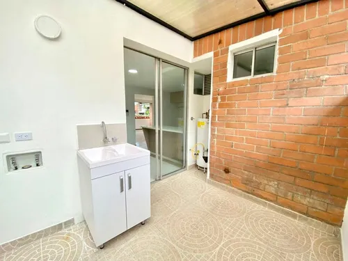 Apartamento En Venta En Laureles. Cod V4384