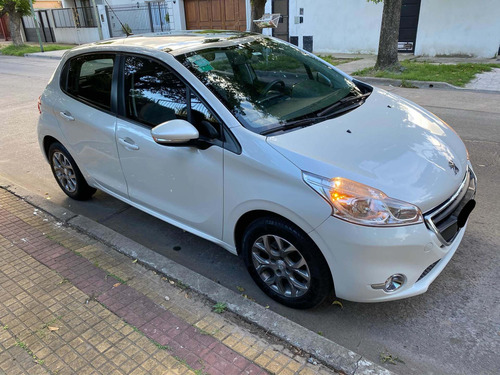 Peugeot 208 1.6 Allure Touchscreen 2016