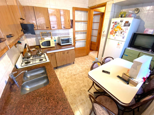 Apto Credito - Amplio Departamento De 2 Ambientes Con Excelente Ubicacion // Nueva York 4414