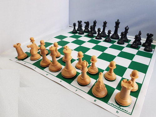 Imagen 1 de 4 de Ajedrez Staunton Con Tablero De Cuerina Verde