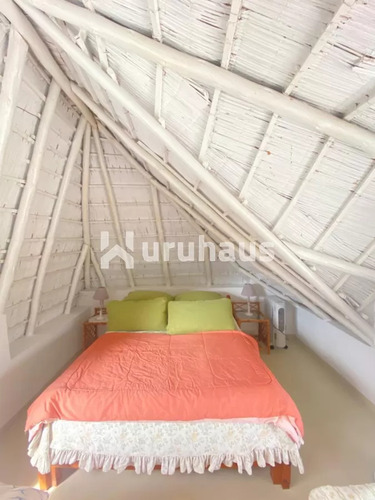 Chalet Sobre El Arroyo De La Barra