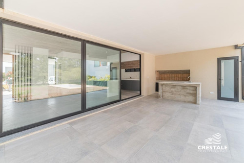 Imagen 11 de 29 de Importante Casa 3 Dormitorios Venta. Jardin, Piscina - San Sebastian