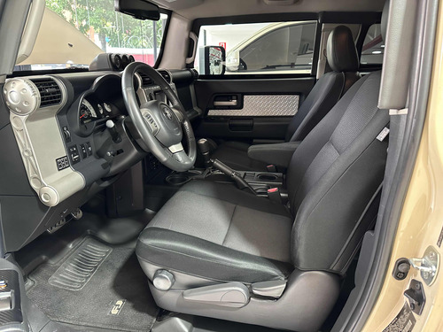 Imagen 10 de 12 de Toyota Fj .