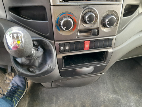 Iveco Daily 35s14 2014 Baú Plataforma Revisada Único Dono