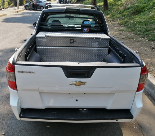 Imagen 4 de 12 de Chevrolet Tornado 1.8 Lt Mt 2018