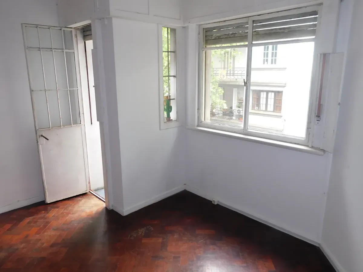 Amplio Apartamento 2 Dormitorios  En Barrio Sur Wilson Ferreira Aldunate Esq. Canelones · Foto 3