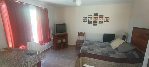 Casa De Dos Dorm, Cocina Comedor, Dos Baños. Pileta Y Dos Dptos Para Alquier Temporal