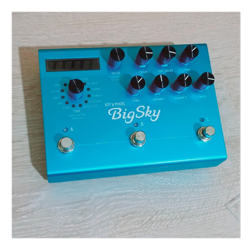 Pedal De Efecto Strymon Bigsky Reverb Shimmer Worship Boss Azul Claro (Usado)