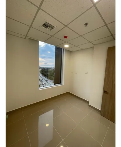 Se Arrienda Consultorio En Proyecto High Park Barrio Monte Carmelo