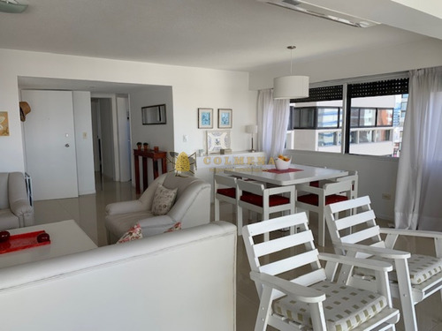 Apto En Muy Buena Ubicacion En Parada 1 Brava, De 3 Dor, 2 Baños Linda Vista. Consulte!!!!!!!-ref:2070