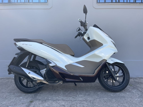 Imagen 2 de 17 de Honda Pcx 150 Mod 2020 Igual 0km Scooter Sport Motors