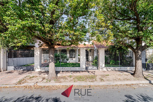 Imagen 3 de 21 de Casa En Venta En Cerro Chico, 3 Dormitorios, Pileta, Toda En Planta Baja.excelente Estado