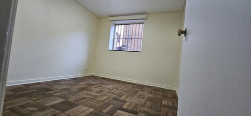 Oficina En Segundo Piso Huerfanos - Ahumada