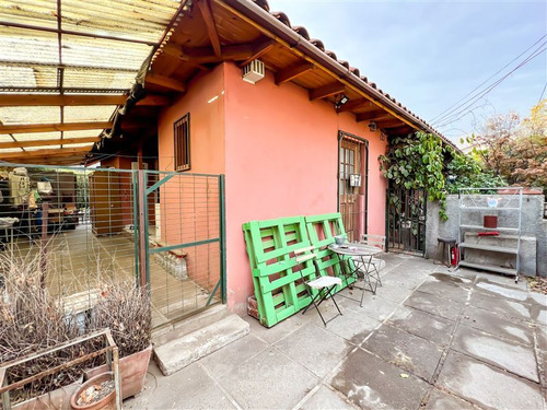 Casa Para Remodelar En Venta De 4 Dorm. En Los Dominicos