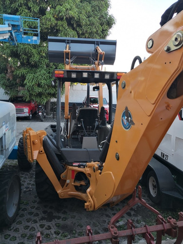Retroexcavadora Case 580n 2wd 2016