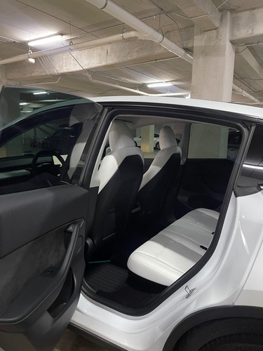 Tesla Model Y- Mayor Autonomia (en Estado Impecable)