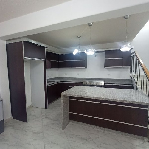 Imagen 4 de 19 de Town House En Res. Aves Del Paraíso, Foth-261