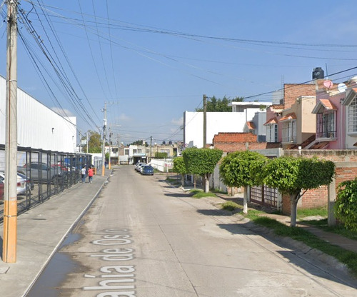 Sk01- Oportunidad. Casa En Remate Bancario En C. Bahia Del Oslo, Paseos De La Castallana, Leon De Aldama, Gto. ( Solo Recursos Propios)