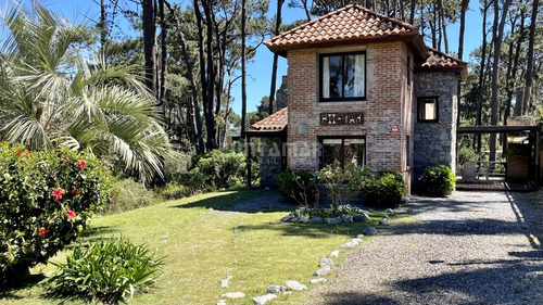 Alquiler Hermosa Casa A Metros De Playa Montoya  