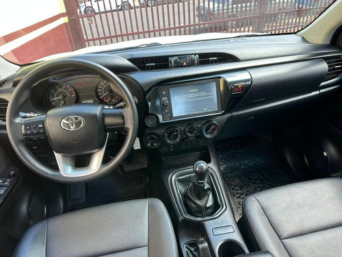 Toyota Hilux 2.8 Std 4x4 Cd