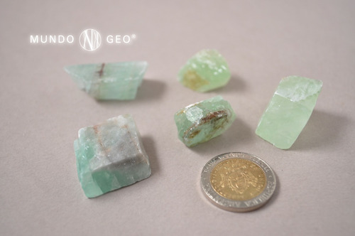 Imagen 2 de 2 de Piedra Mineral Calcita Verde En Bruto