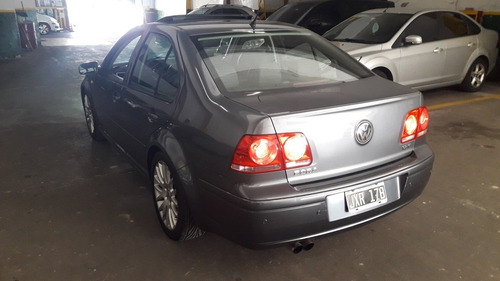 Volkswagen Bora 1.8 Highline T 180cv Cuero