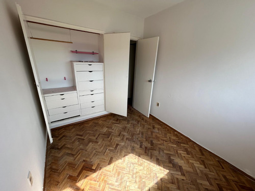 Alquiler Comodo Apartamento De Dos Dormitorios Y Garage Muy Luminoso En Excelente Ubicacion