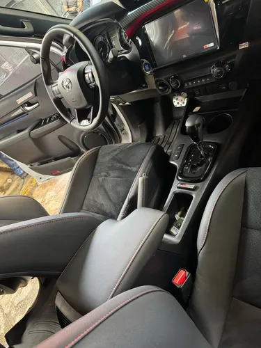 Toyota Hilux 2.4 Diesel Srv 4X4