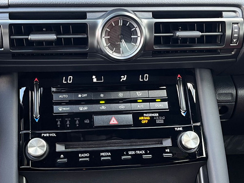 Lexus IS 4p 300 Premium L4/2.0/T Aut