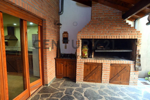 Imagen 22 de 27 de Venta De Casa De 6 Ambientes En Remedios De Escalada