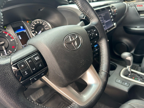 Toyota Hilux 2.8 D-4D TURBO DIESEL CD SRX 4X4 AUTOMÁTICO
