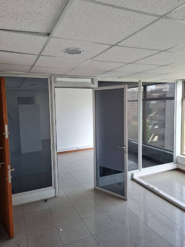 Imagen 2 de 19 de Venta Oficina 40 Mts2 Apoquindo Metro Manquehue