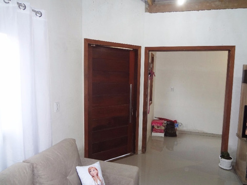 Casa Em Hípica Com 3 Dormitórios - Lu260999