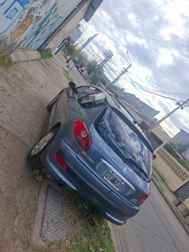 Peugeot 207 1.6 Sedan Xt Premium