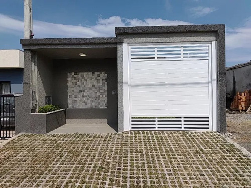 Casa Com Ótima Localização!