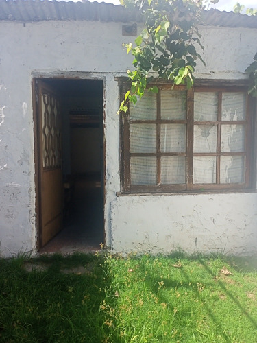Casa 2 Dorm.living C/ Est,cochera, Piscina, Galpón, Parrilla