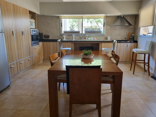Casa En Venta Jardin Claret 4 Dormitorios Con Pileta
