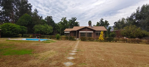 Invierte En Una Parcela Con Dos Casas Y Piscina En Requinoa